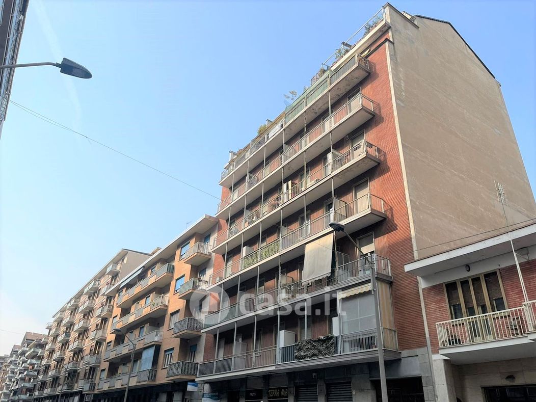 Appartamento in Vendita in Via Barletta 128 a Torino