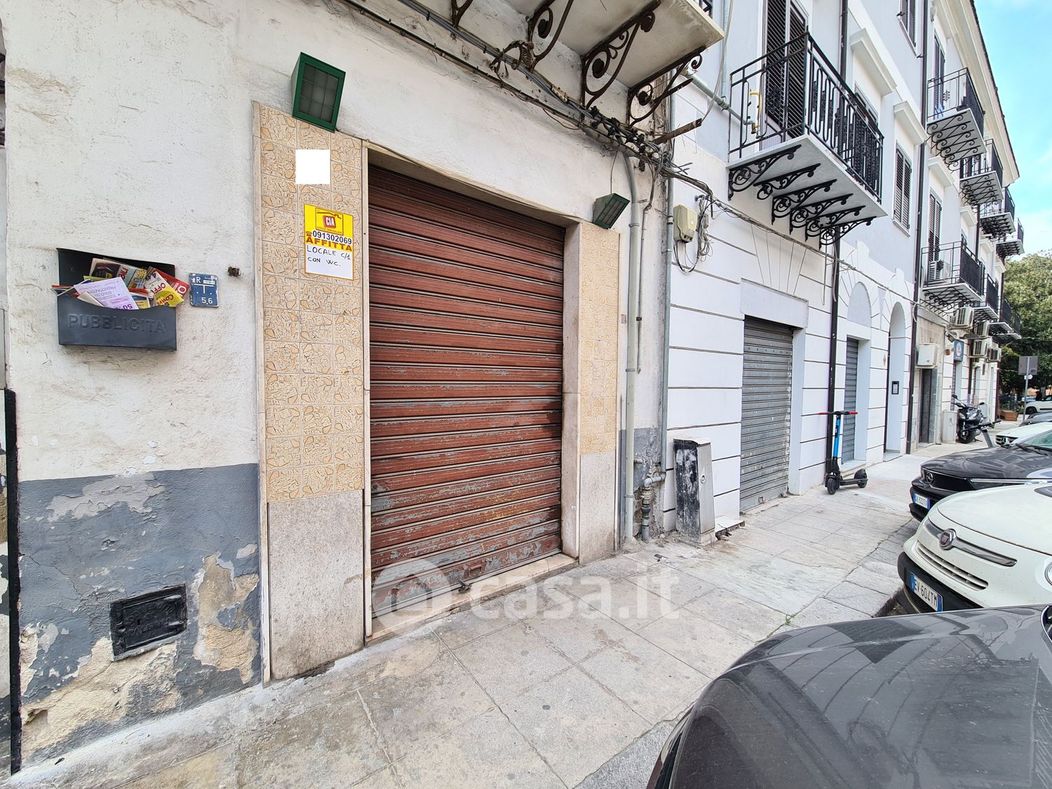 Negozio/Locale commerciale in Affitto in Via Carini a Palermo