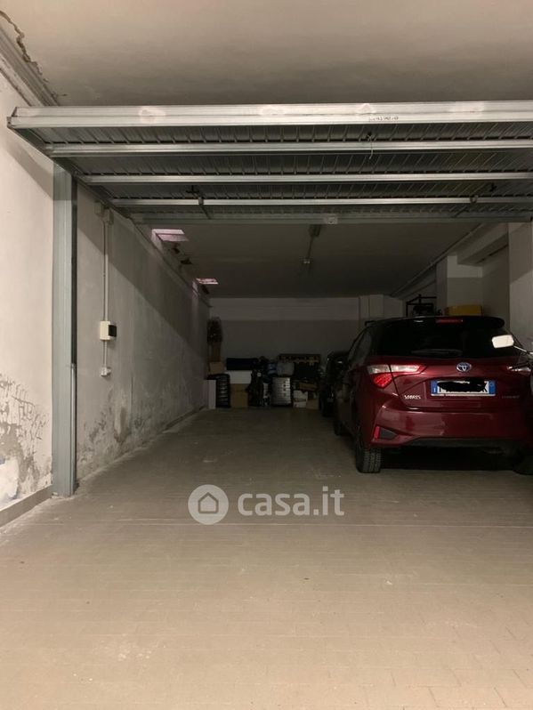 Garage/Posto auto in Vendita in Piazza Mario Rapisardi a Genova