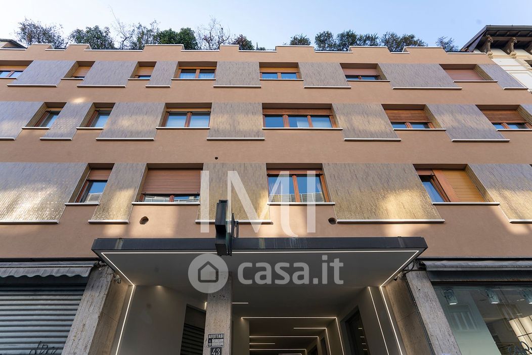 Appartamento in Vendita in Via San Gregorio 43 a Milano
