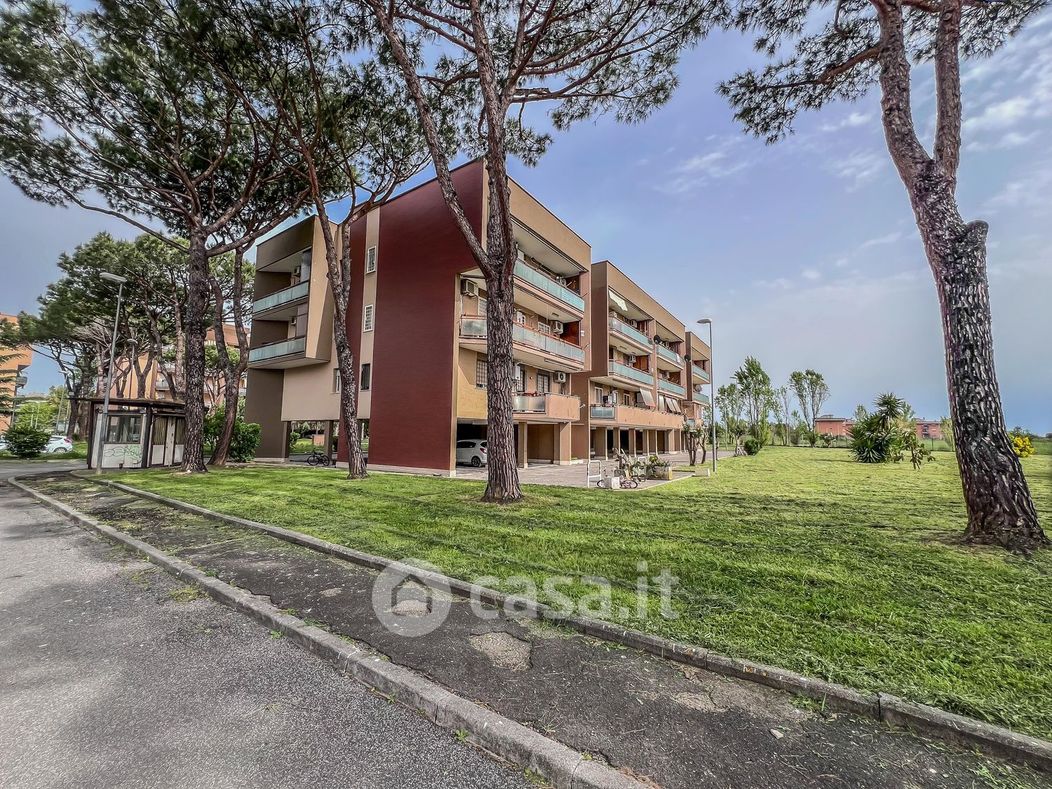 Appartamento in Vendita in Via Vincenzo Petra 141 a Roma