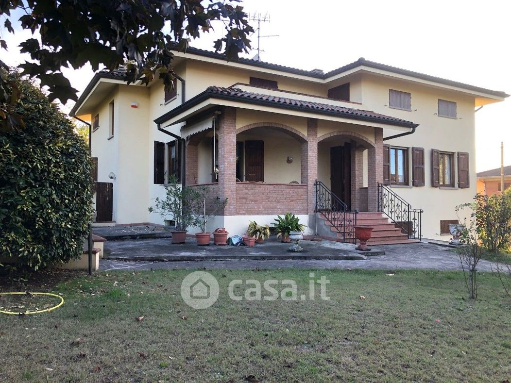 Casa Bi/Trifamiliare in Vendita in Via Marzabotto a Lesignano de' Bagni