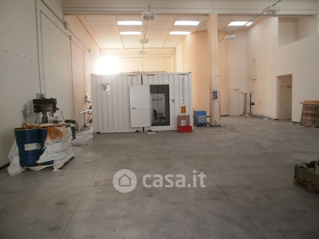 Laboratorio in Affitto in a Montopoli in Val d'Arno