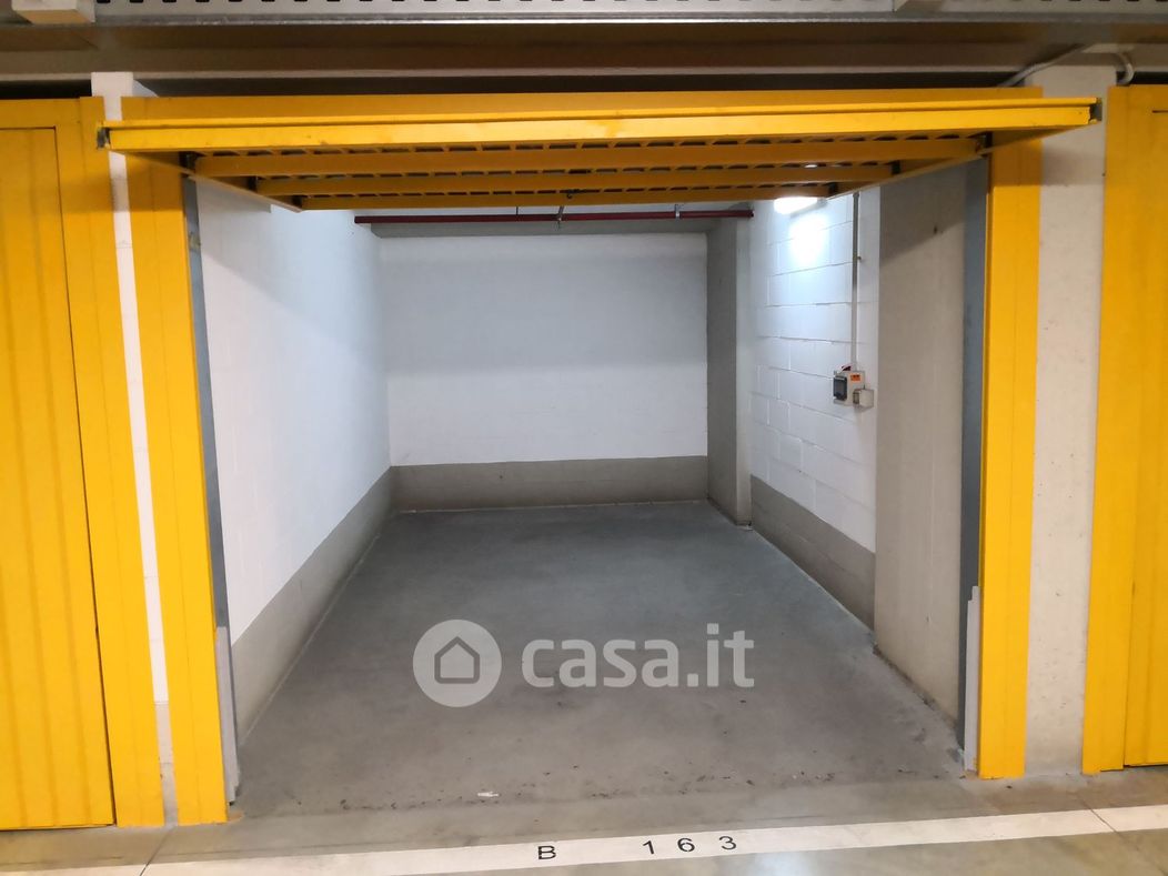 Garage/Posto auto in Vendita in Via Goldoni a Genova