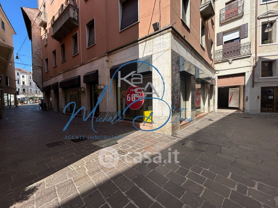 Negozio/Locale commerciale in Affitto in Vicolo Barberia a Treviso