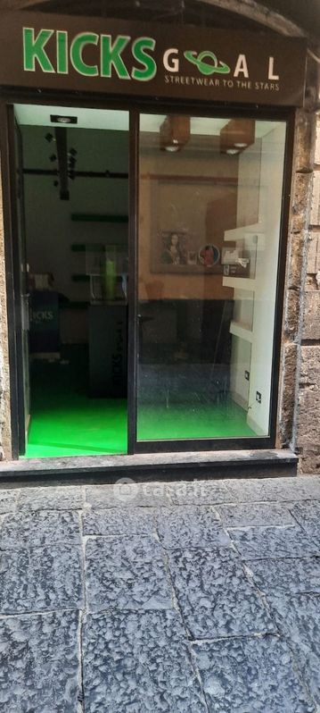 Negozio/Locale commerciale in Affitto in Via Cavallerizza a Chiaia a Napoli
