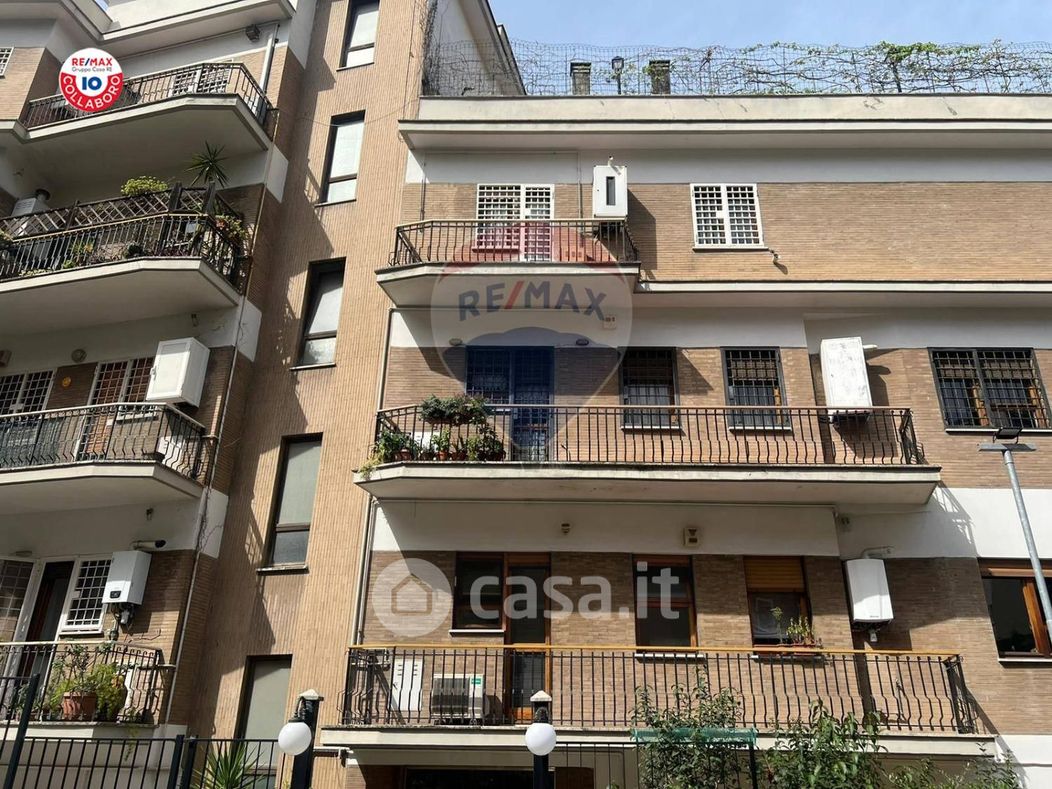 Appartamento in Vendita in Via Antonio Cesari a Roma