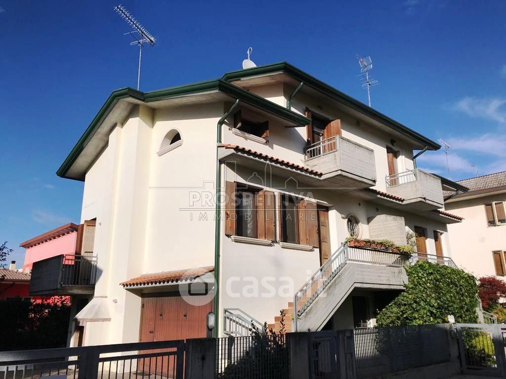 Casa Bi/Trifamiliare in Vendita in Via XIII Martiri a San Donà di Piave