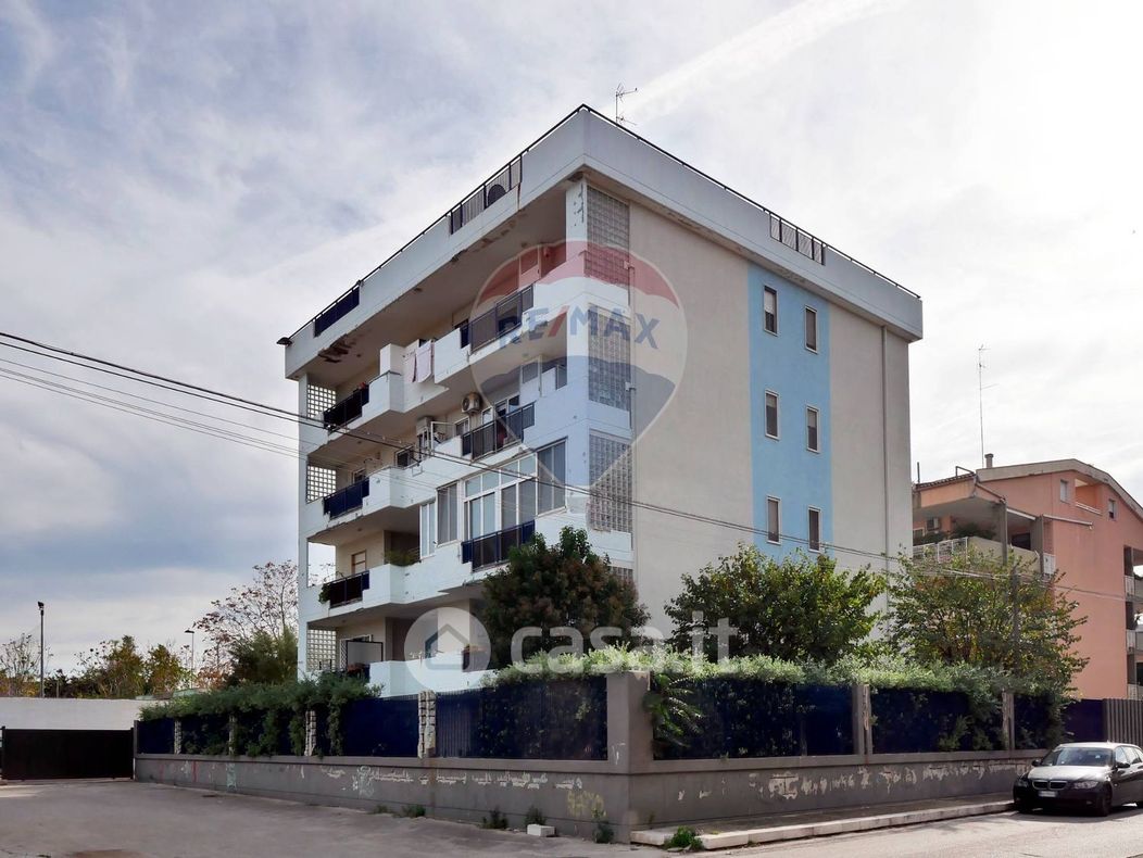 Appartamento in Vendita in Strada Rurale Cannone 9 a Bari