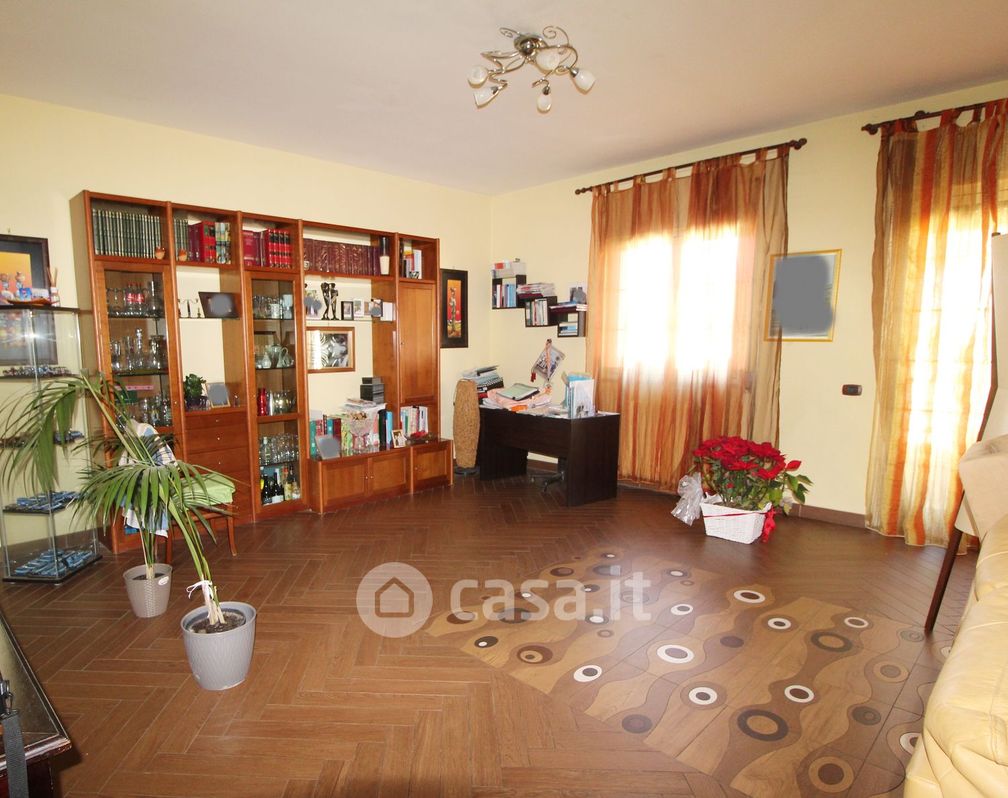 Appartamento in Vendita in Via Gozzano a Sammichele di Bari