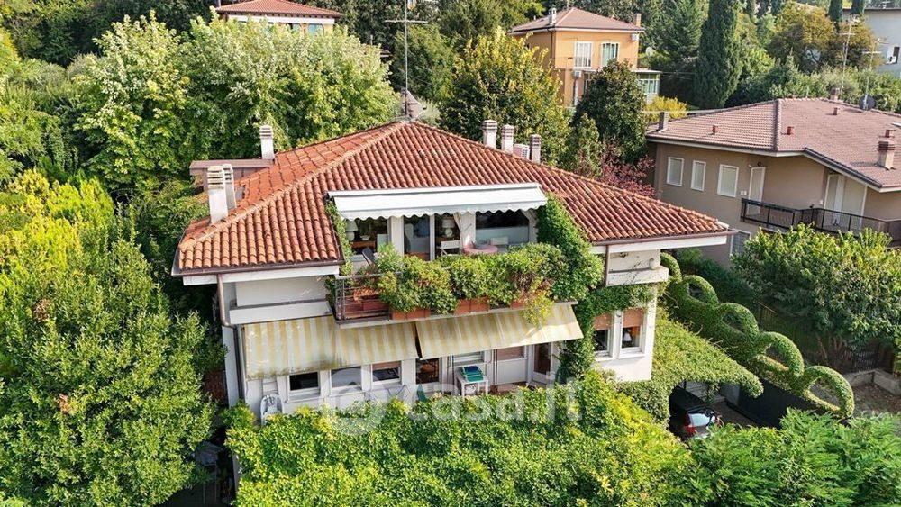 Villa in Vendita in Via Monte Novegno 5 a Verona
