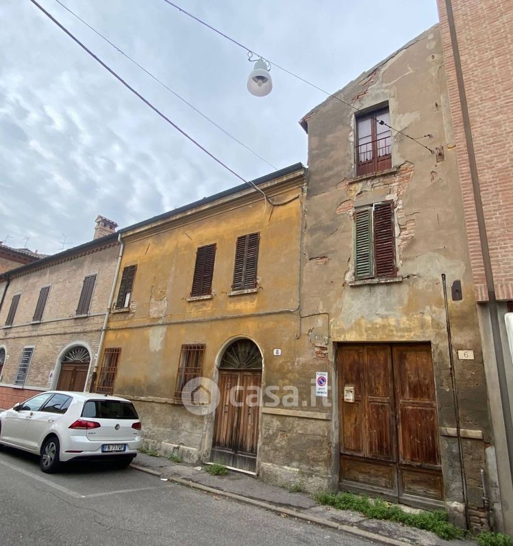 Casa indipendente in Vendita in Via Lucchesi a Ferrara