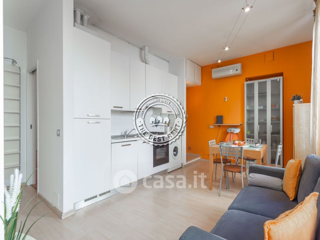 Appartamento in Affitto in Via Fogazzaro 8 a Milano
