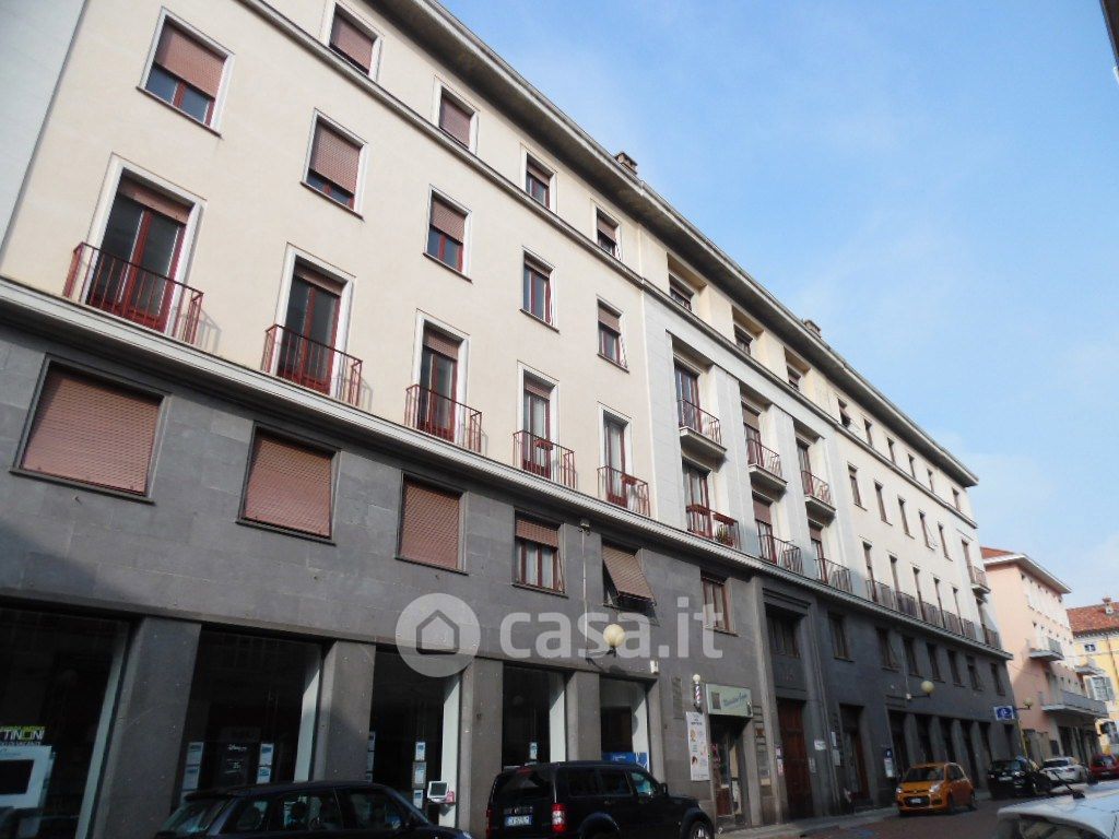 Appartamento in Vendita in Via Pietro Losana 13 a Biella