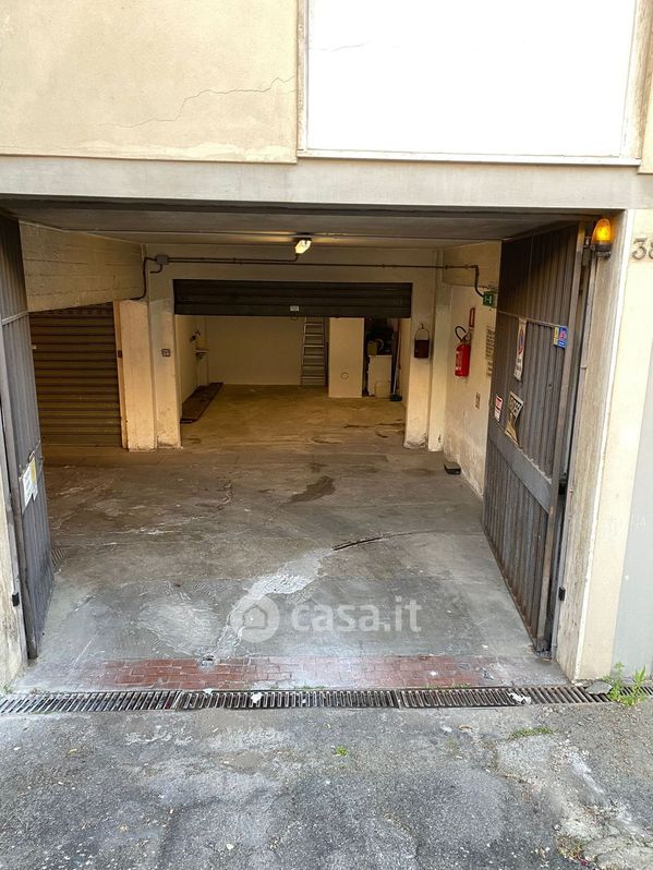 Garage/Posto auto in Vendita in Via Felice Fontana 38 a Firenze