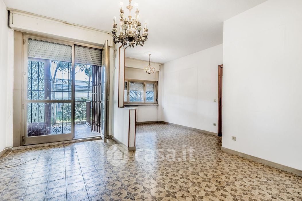 Appartamento in Vendita in Via Cesare Massini a Roma