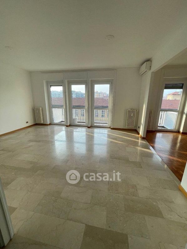Appartamento in Affitto in Via Sardegna 19 a Milano