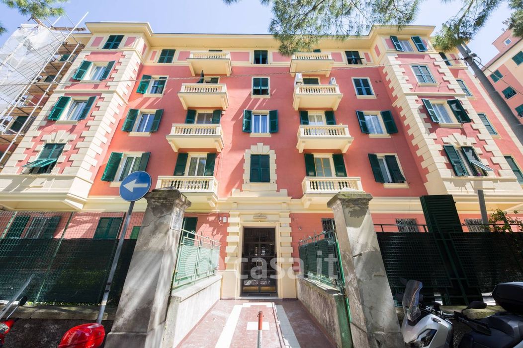 Appartamento in Vendita in Via Raffaele Pratolongo a Genova