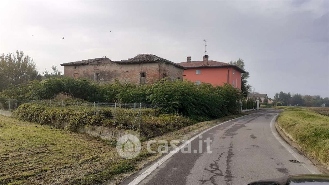 Rustico/Casale in Vendita in Strada Attiraglio 1000 a Modena