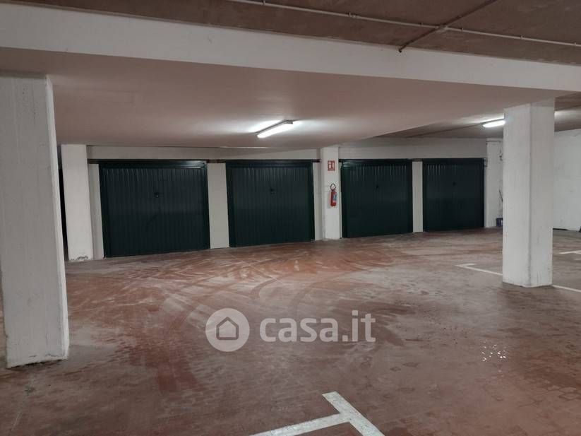 Garage/Posto auto in Affitto in Viale Dante Alighieri 19 a Tione di Trento