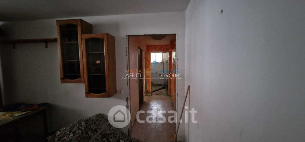 Appartamento in Vendita in Via delle Pinete 22 a Carrara