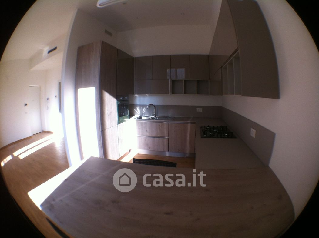 Appartamento in Affitto in Viale Piceno 8 a Milano