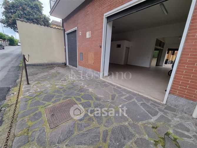Garage/Posto auto in Vendita in Via la Corsesca a Roma