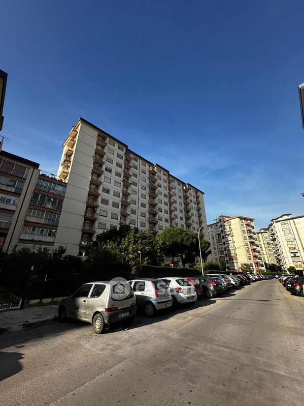 Appartamento in Vendita in Via Calogero Nicastro a Palermo