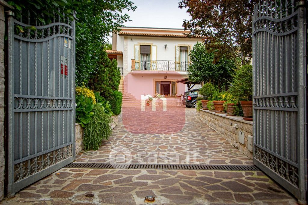 Villa in Vendita in Via del giglio 13 a Rocca Priora