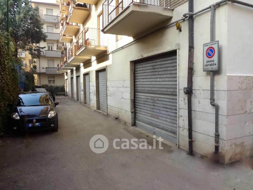 Garage/Posto auto in Affitto in Via Giovanni Della Casa a Benevento