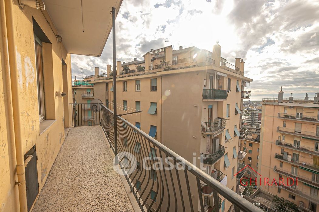 Appartamento in Vendita in Via Lodovico Calda 45 a Genova