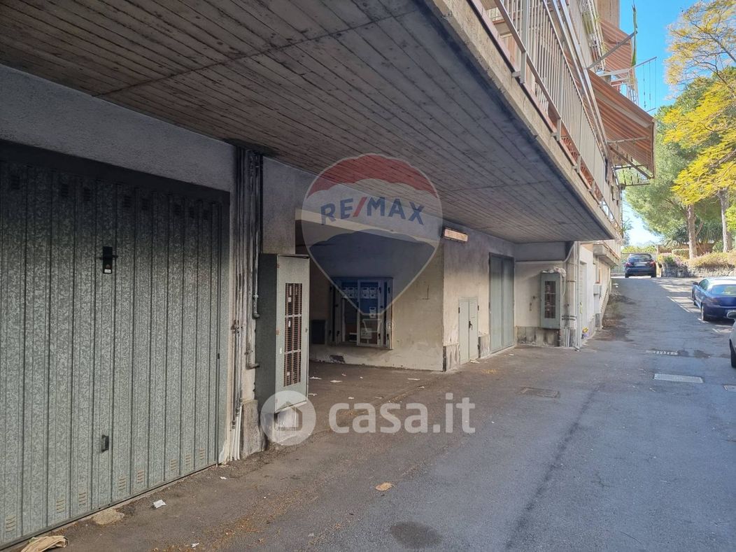 Garage/Posto auto in Vendita in Via Acicastello 85 a Aci Castello