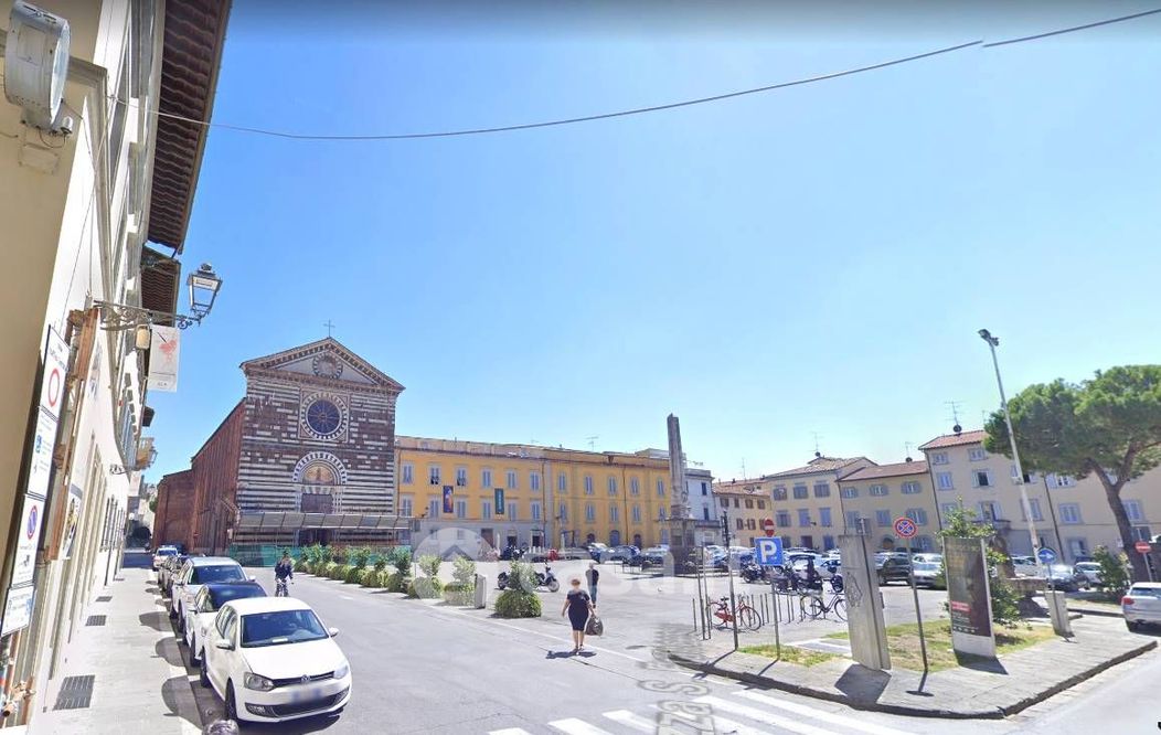 Appartamento in Vendita in Piazza del Comune a Prato