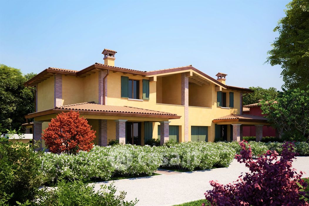 Villa in Vendita in Via Quattro Ville a Modena
