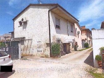 Casa indipendente in Vendita in Località Pigno 24 a Villafranca di Verona