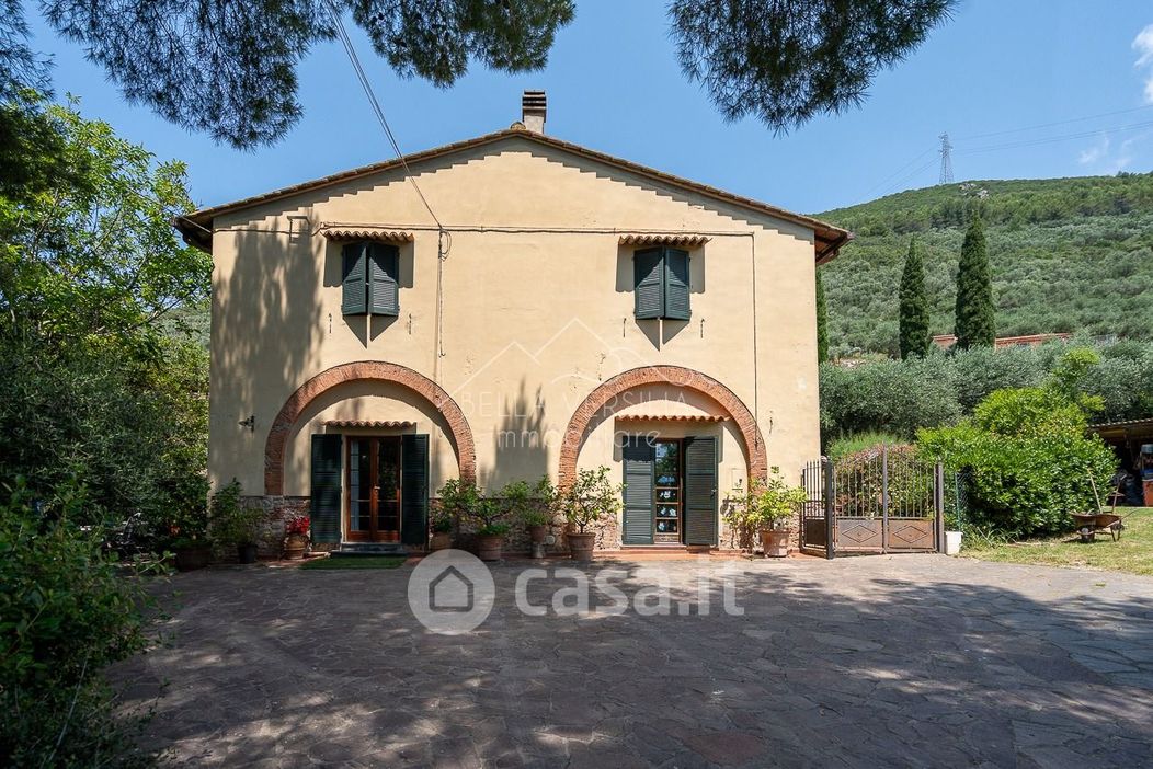 Villa in Vendita in Via Santi Vecchi a San Giuliano Terme