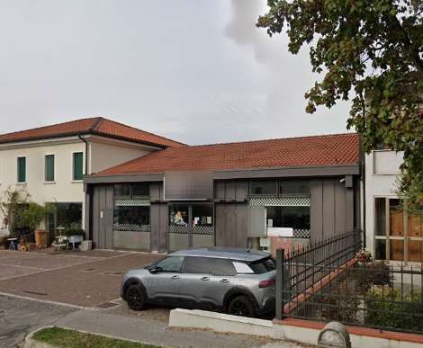 Negozio/Locale commerciale in Vendita in Viale Gian Giacomo Felissent a Treviso