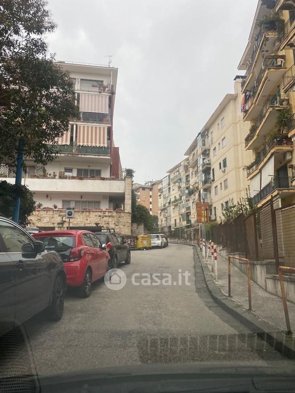 Appartamento in Vendita in Via Domenico Fontana a Napoli