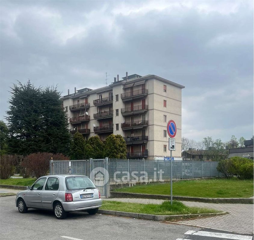 Garage/Posto auto in Vendita in Via per Incirano a Nova Milanese