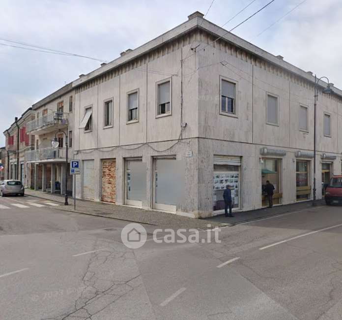 Negozio/Locale commerciale in Vendita in Via Brazzolo a Tresignana