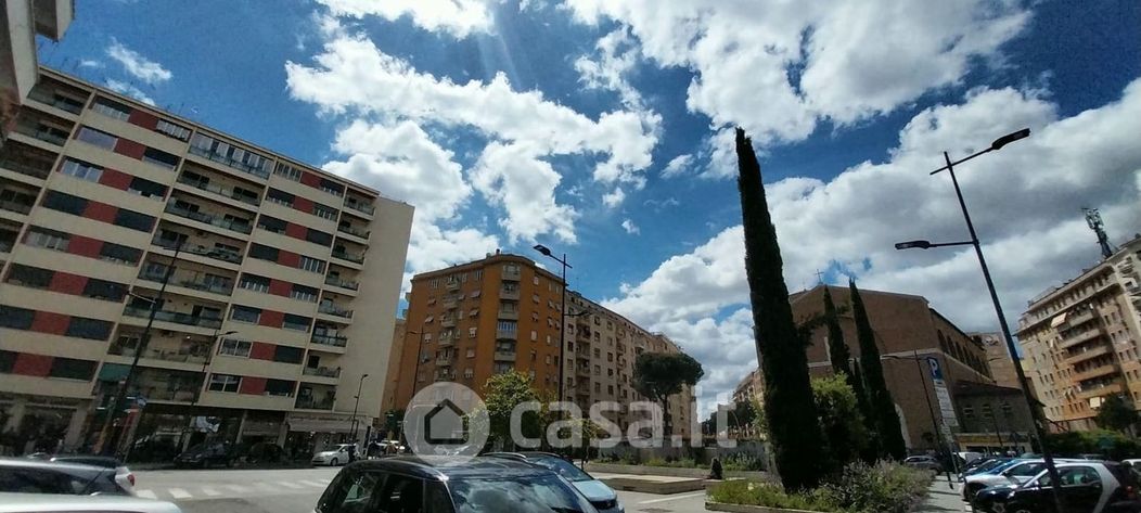 Appartamento in Vendita in Via Tripoli 152 a Roma
