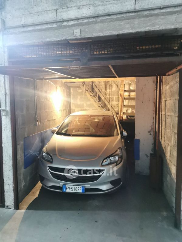 Garage/Posto auto in Vendita in Via Pisino a Roma