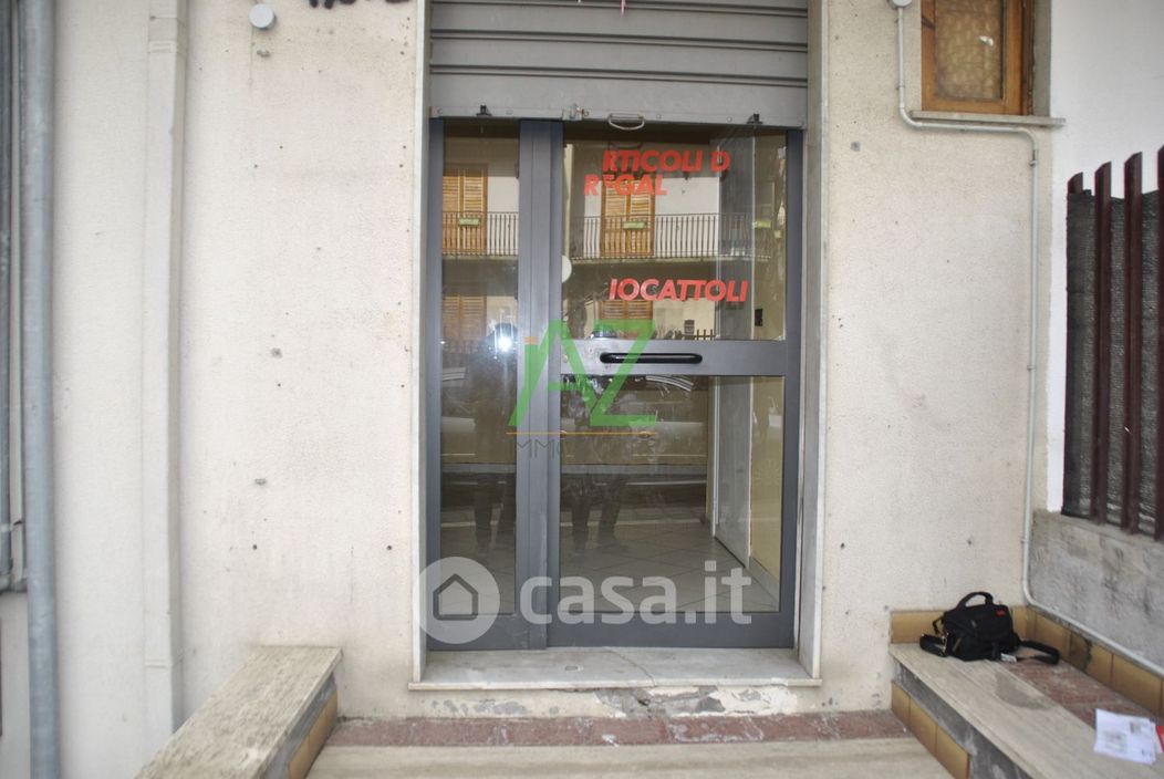 Negozio/Locale commerciale in Affitto in Via Lavina 129 B a Aci Sant'Antonio