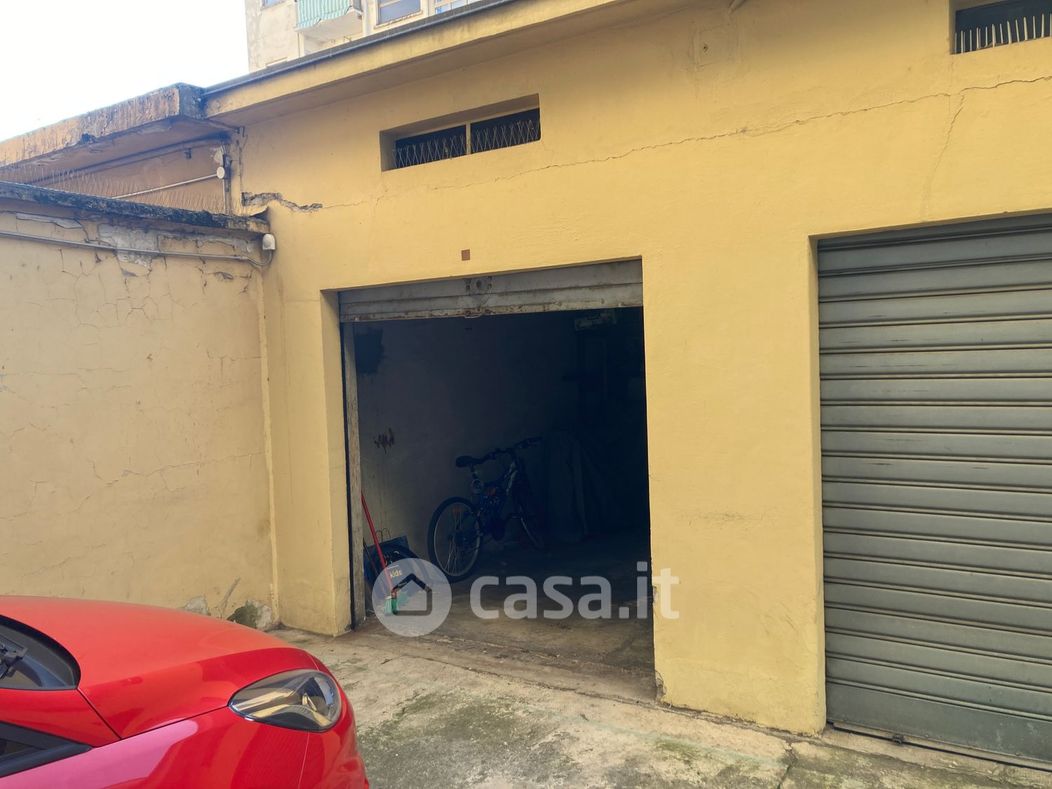 Garage/Posto auto in Vendita in Via Mombarcaro 15 a Torino