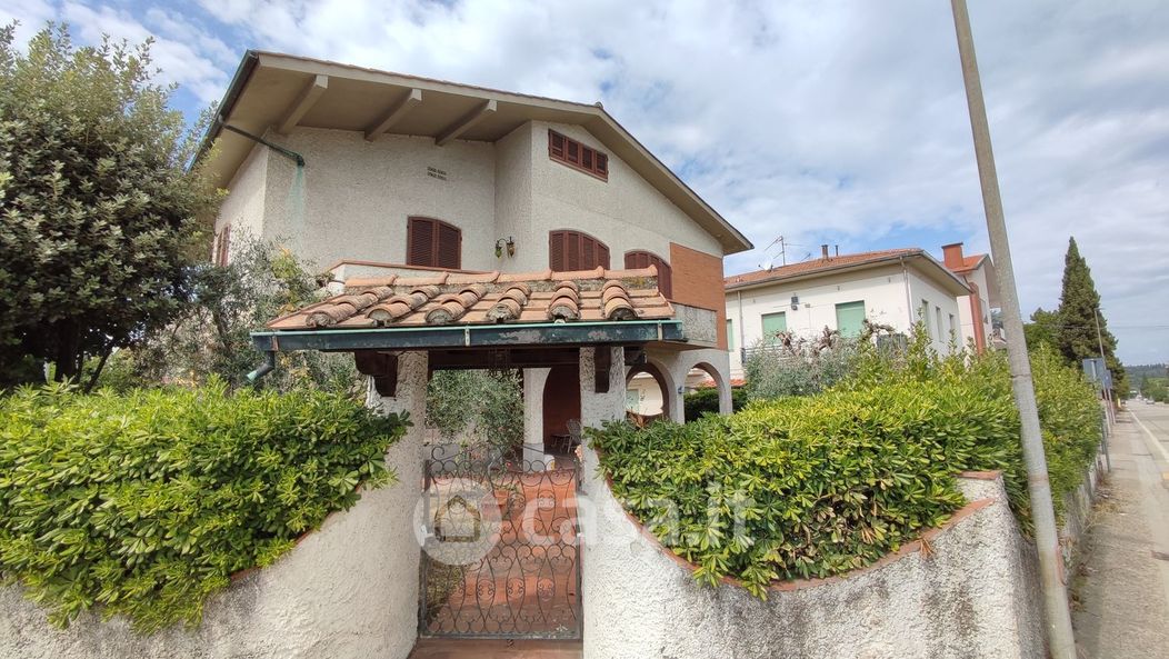 Casa indipendente in Vendita in Via umbria a Santa Croce sull'Arno