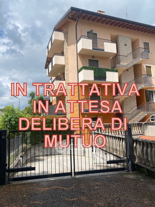 Appartamento in Vendita in Via Bassone a Verona