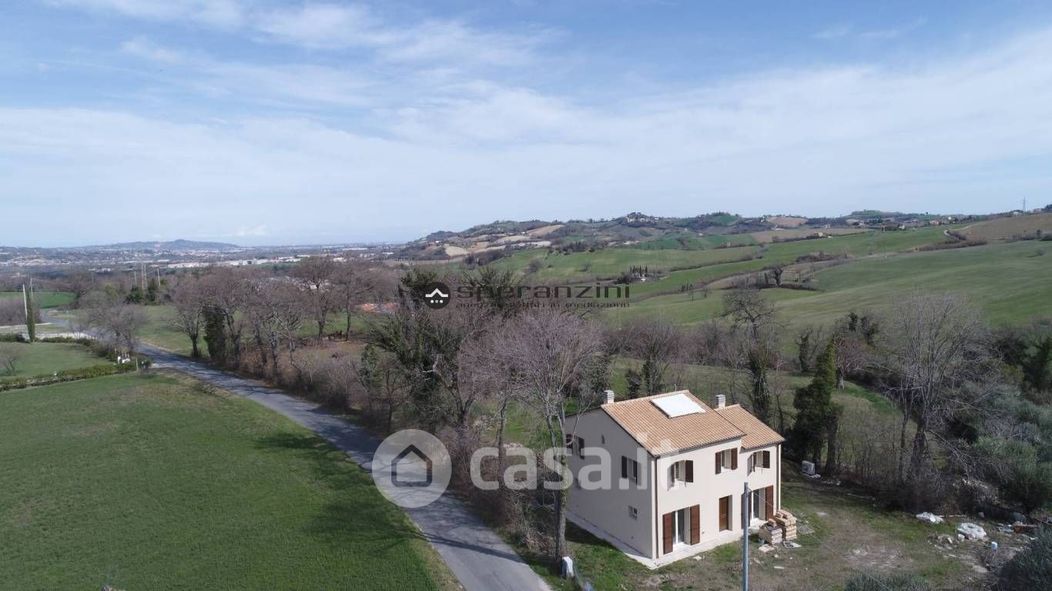 Casa indipendente in Affitto in Via Serra a Sant'Ippolito