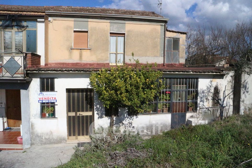 Casa indipendente in Vendita in Via Torre Alfieri 131 a Benevento