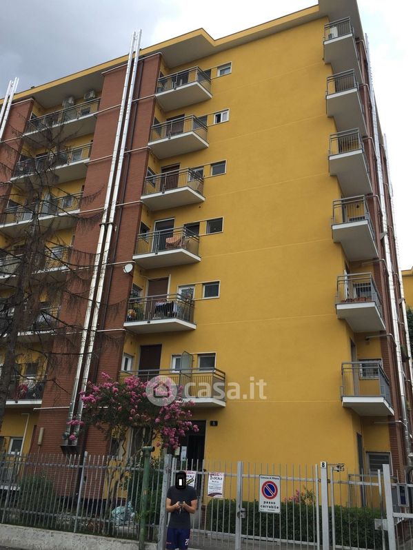 Appartamento in Affitto in Via Bari 8 a Milano