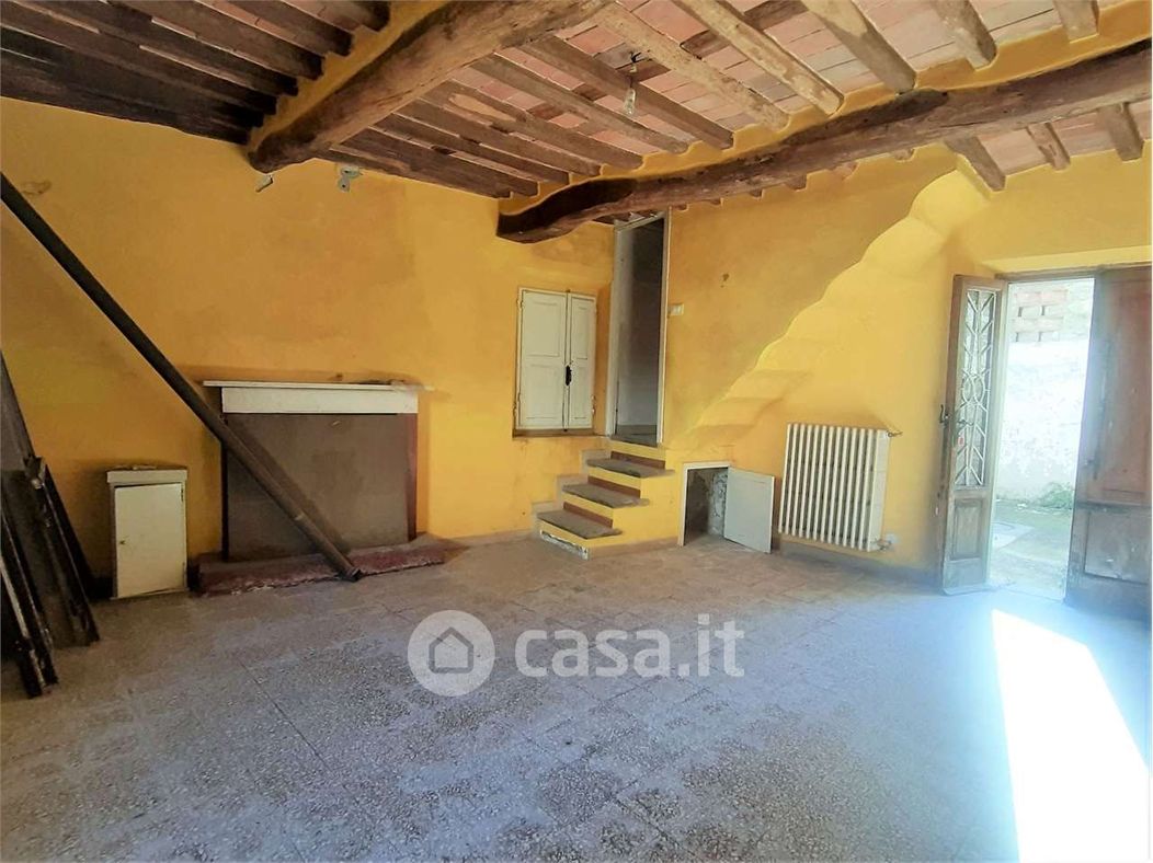 Casa indipendente in Vendita in Via del Colle 1 a Lucca